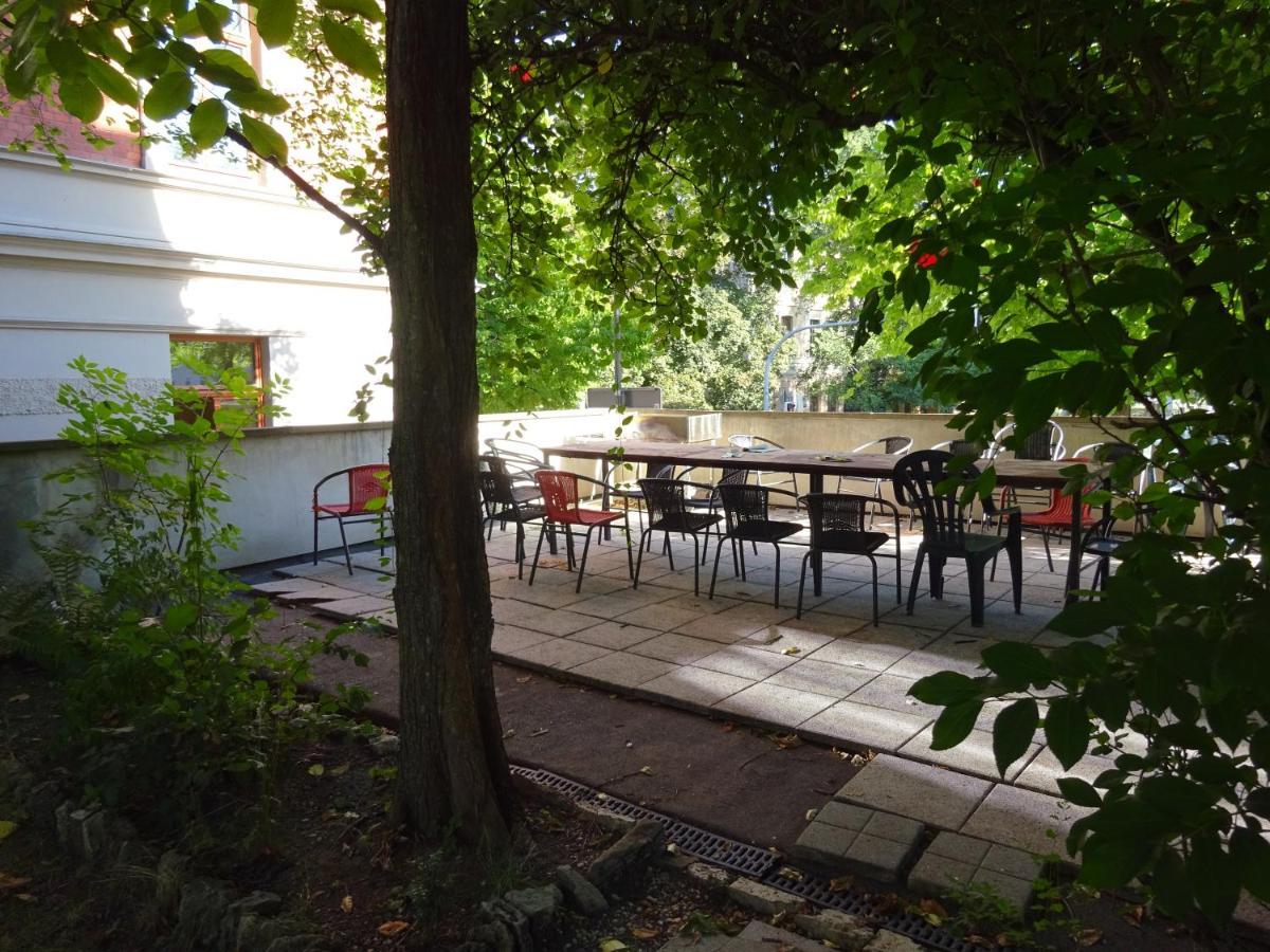 Hummel Hostel - Historische Stadtvilla Mit Garten Веймар Екстер'єр фото