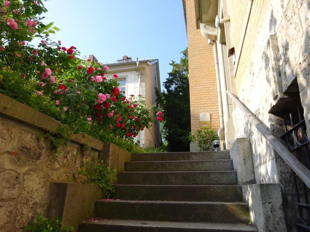 Hummel Hostel - Historische Stadtvilla Mit Garten Веймар Екстер'єр фото