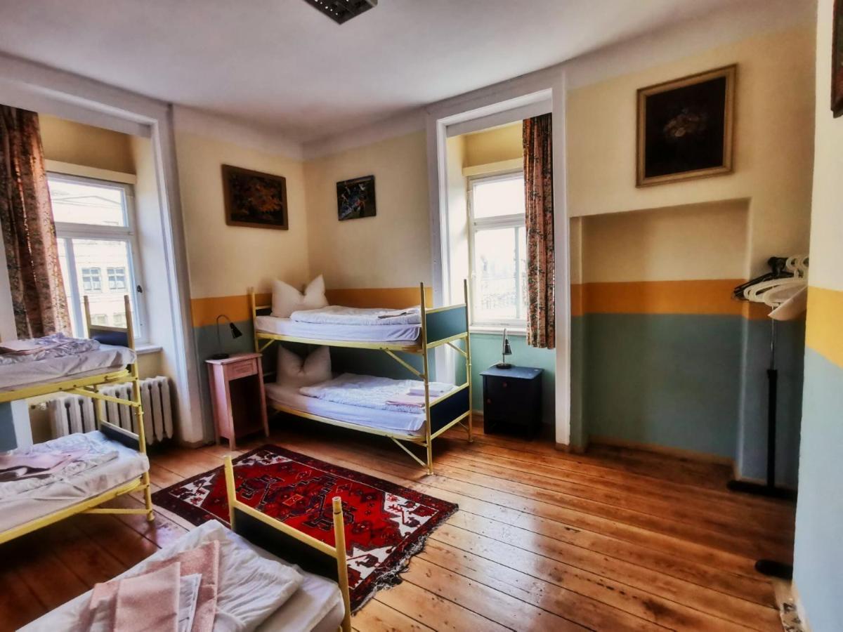 Hummel Hostel - Historische Stadtvilla Mit Garten Веймар Екстер'єр фото