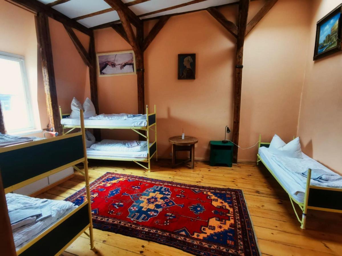 Hummel Hostel - Historische Stadtvilla Mit Garten Веймар Екстер'єр фото