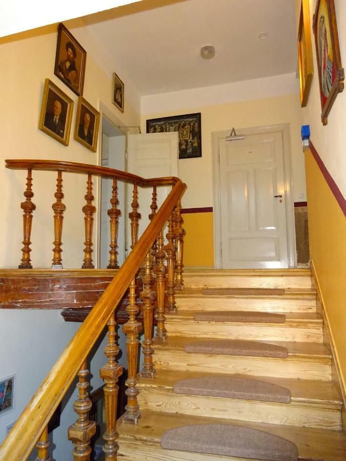 Hummel Hostel - Historische Stadtvilla Mit Garten Веймар Екстер'єр фото
