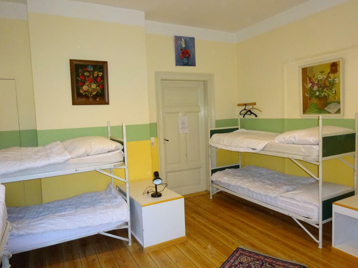 Hummel Hostel - Historische Stadtvilla Mit Garten Веймар Екстер'єр фото
