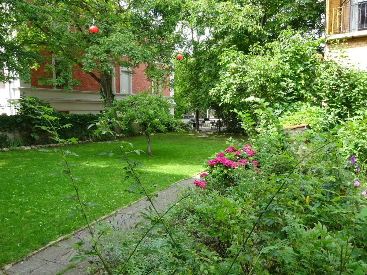 Hummel Hostel - Historische Stadtvilla Mit Garten Веймар Екстер'єр фото